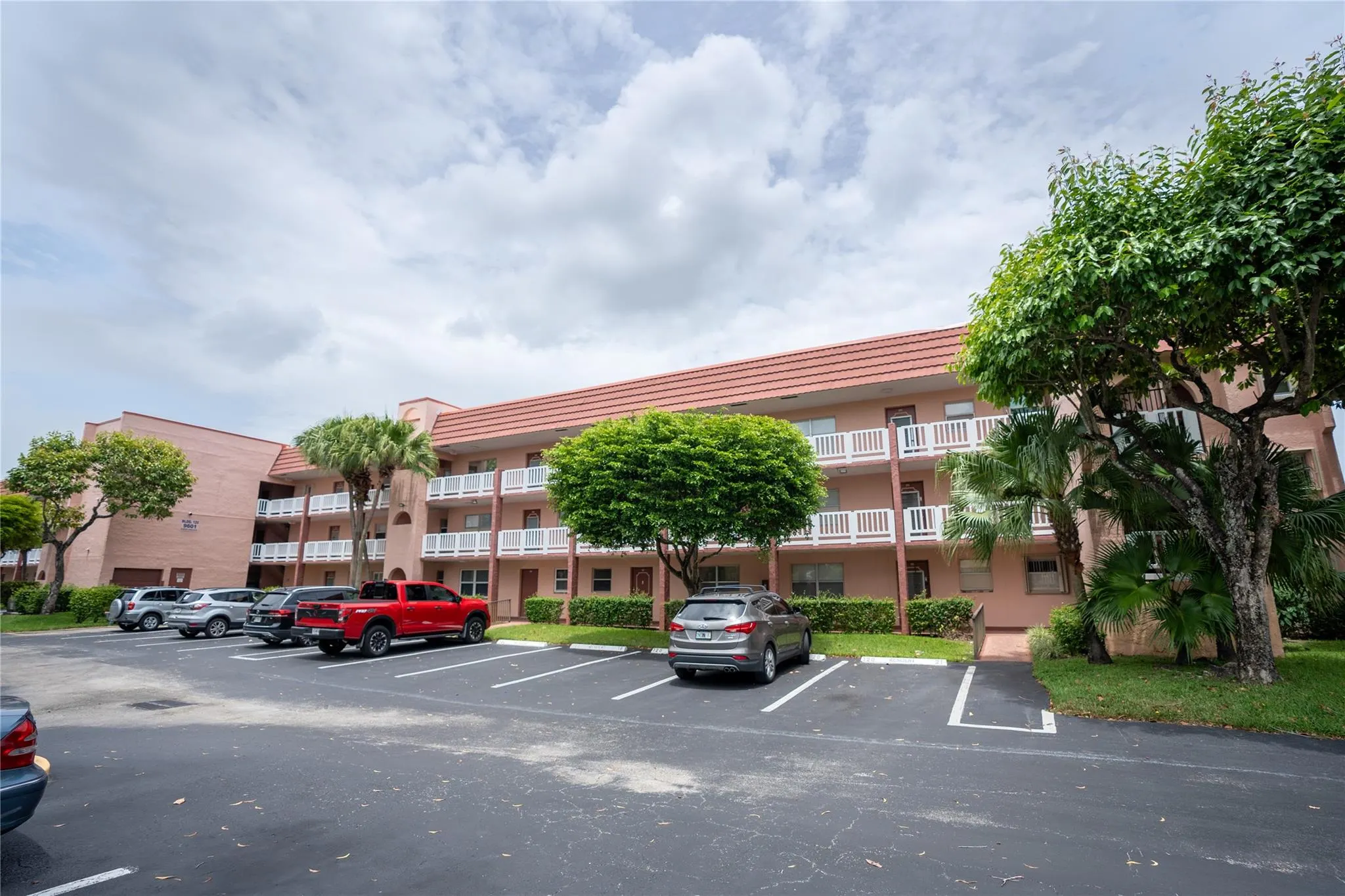 9601 Sunrise Lakes Blvd, #311