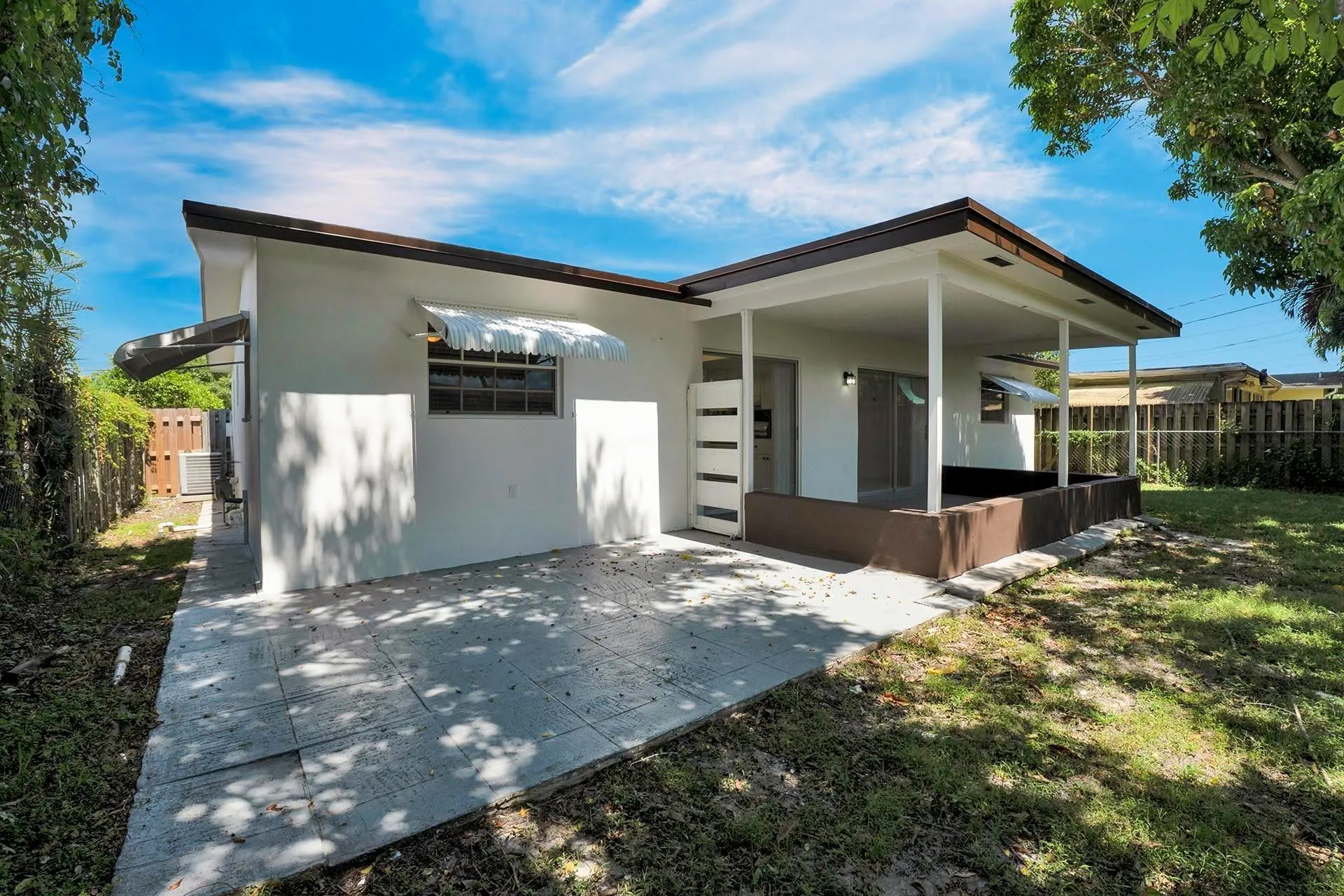 8360 NW 25th Ct