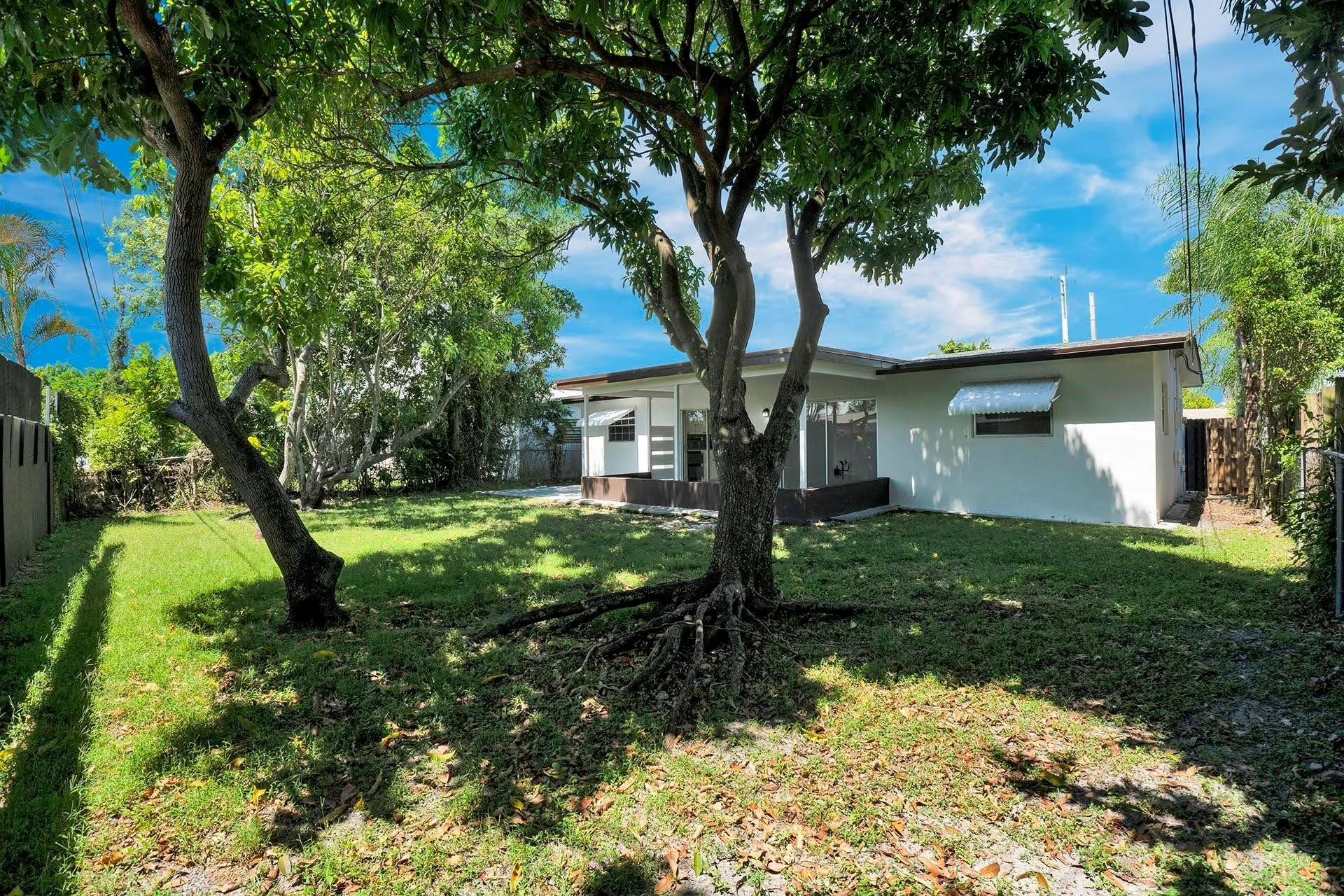 8360 NW 25th Ct