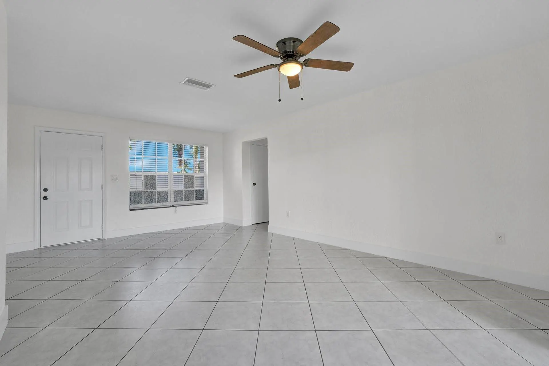 8360 NW 25th Ct