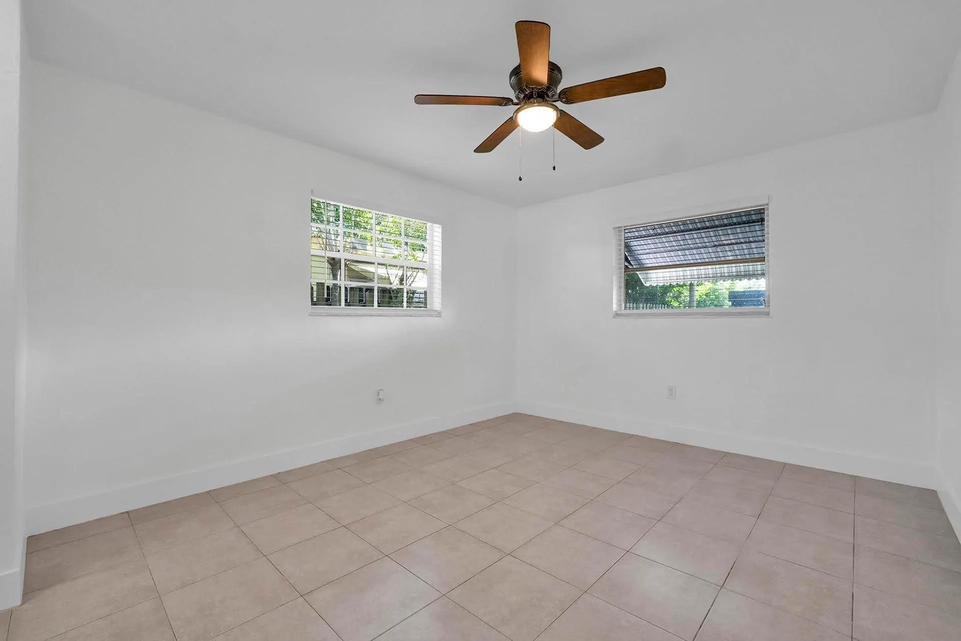 8360 NW 25th Ct