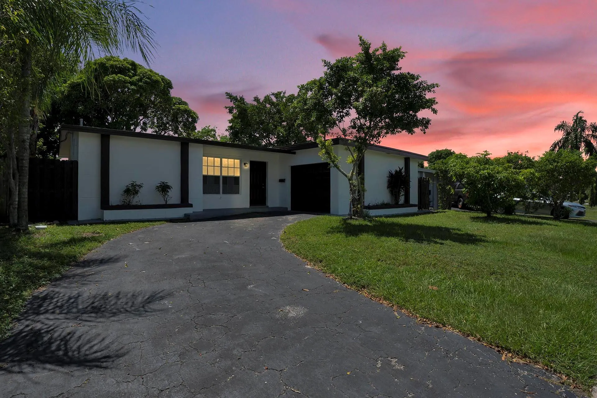 8360 NW 25th Ct