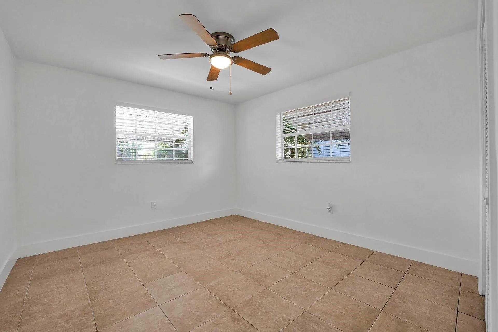 8360 NW 25th Ct