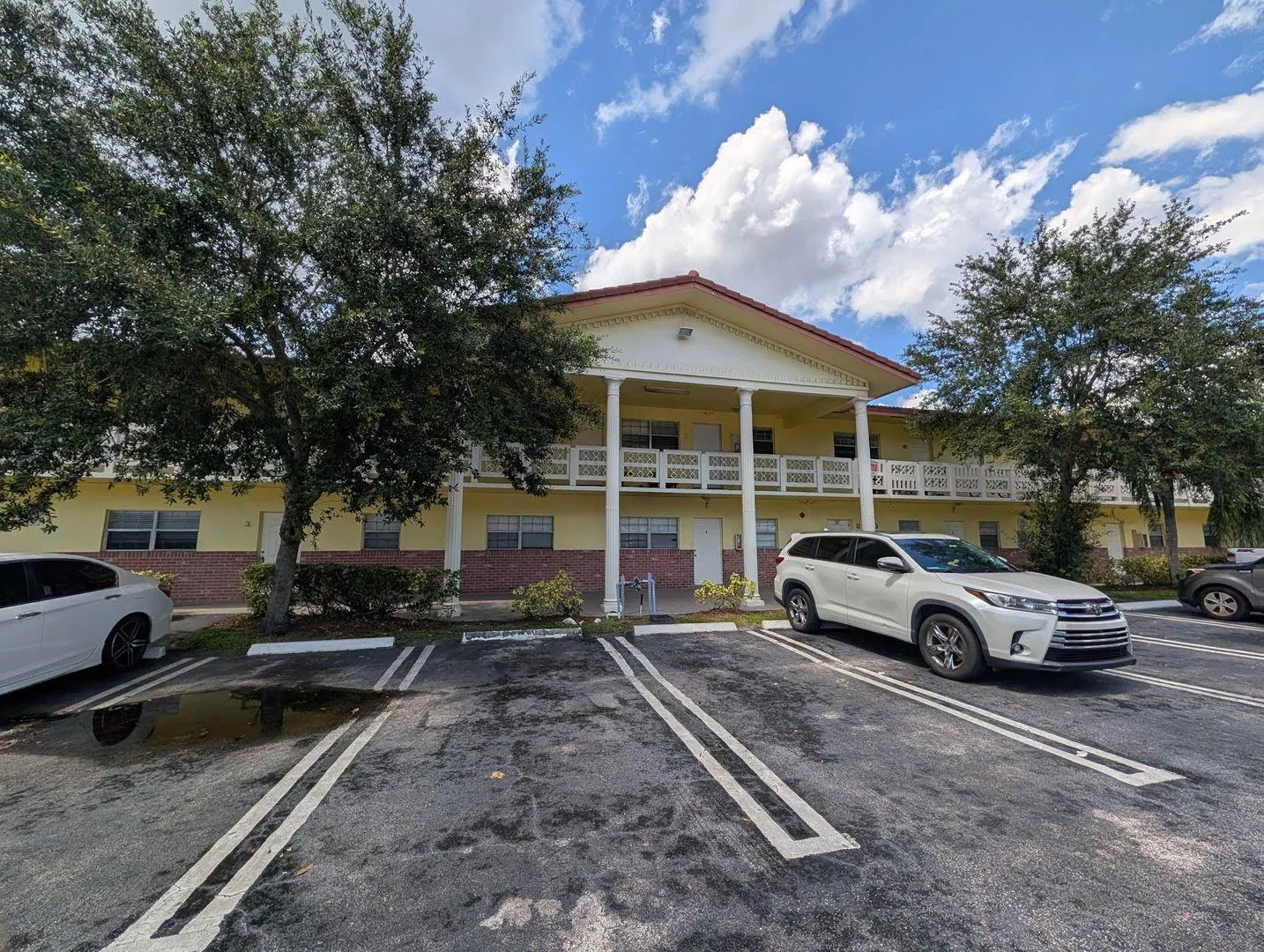 3800 Riverside Dr, #5