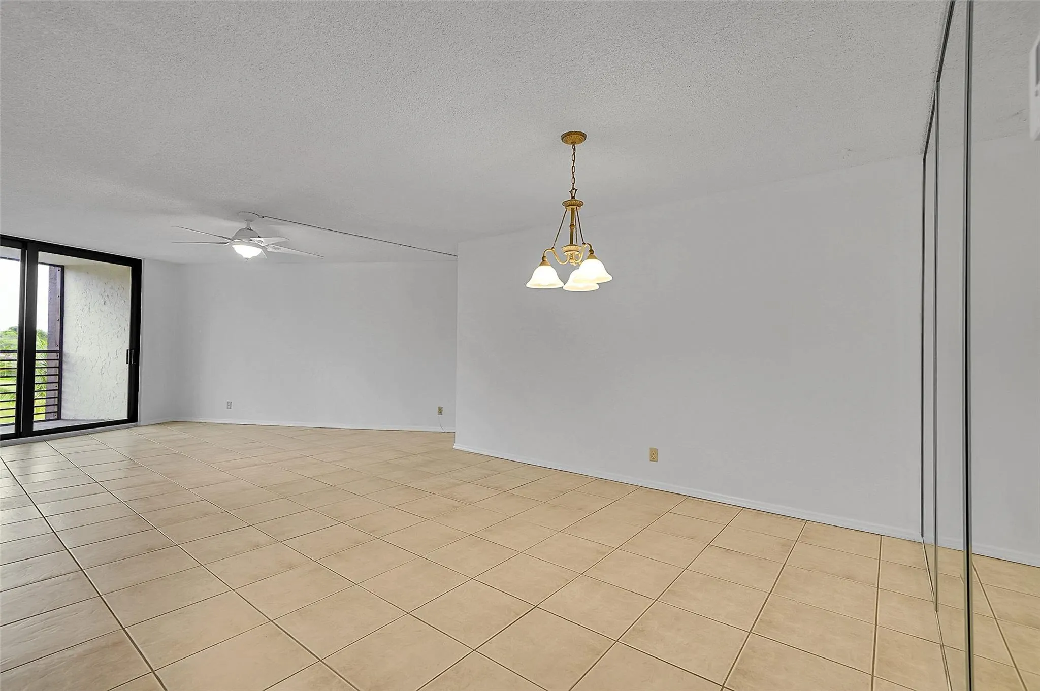 3900 N Hills Dr, #301