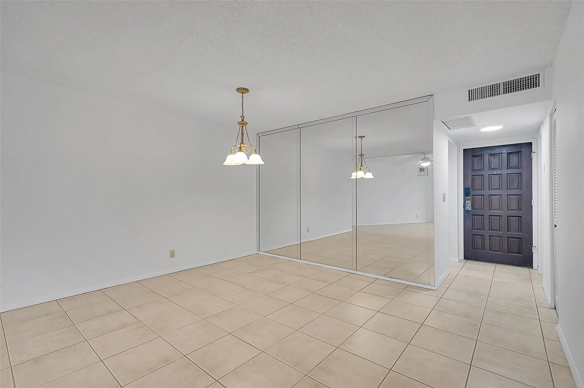 3900 N Hills Dr, #301
