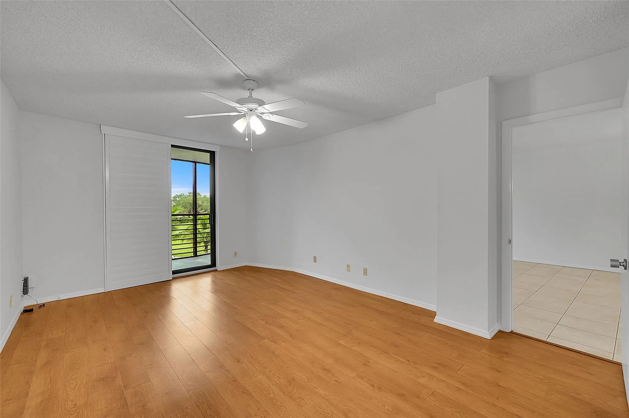 3900 N Hills Dr, #301