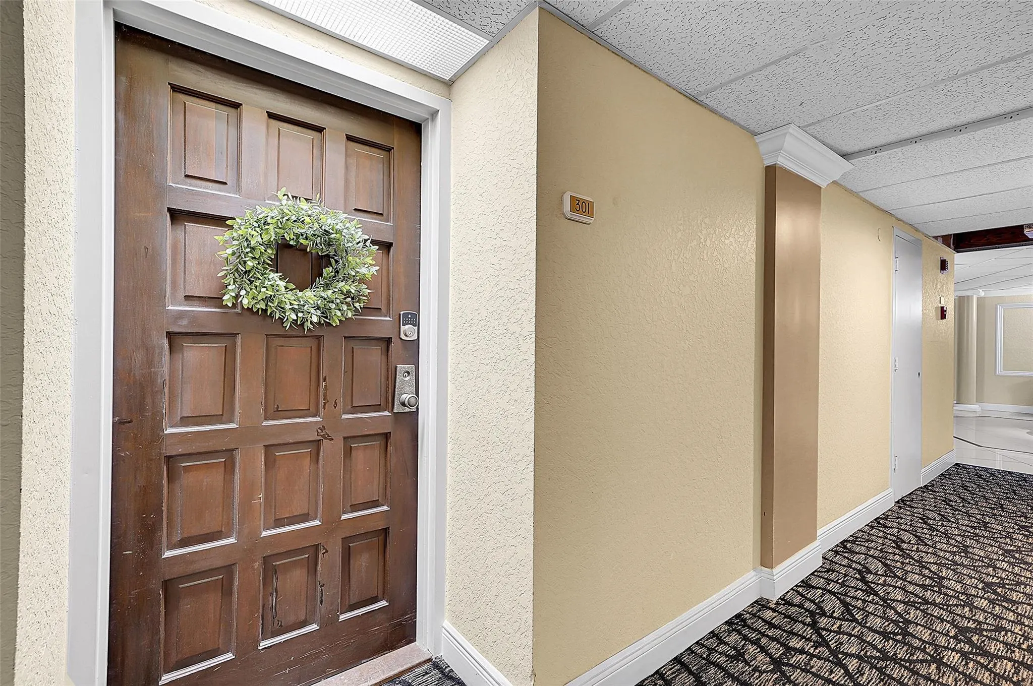 3900 N Hills Dr, #301