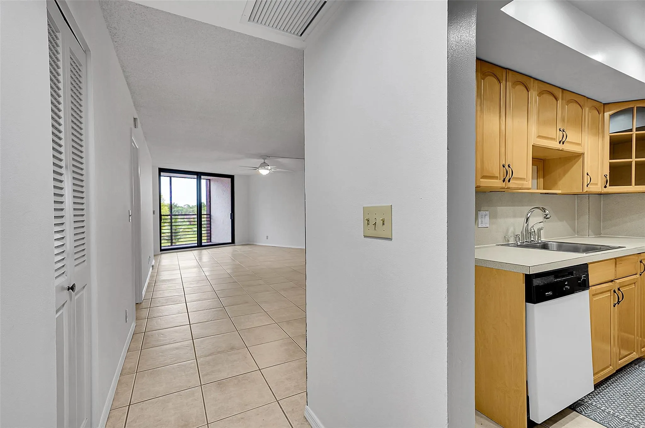 3900 N Hills Dr, #301