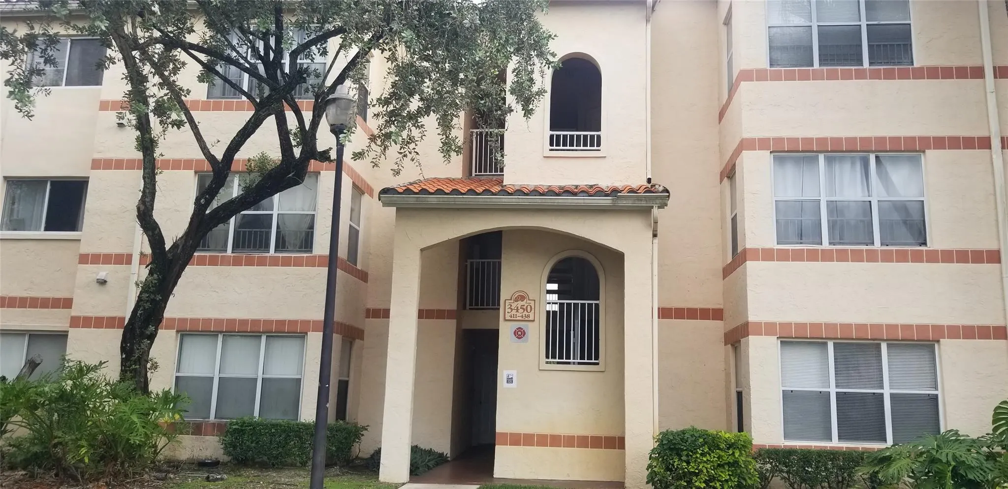 3450 Pinewalk Dr, #433