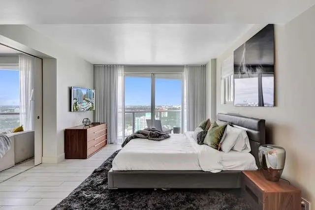 3101 Bayshore, #1806