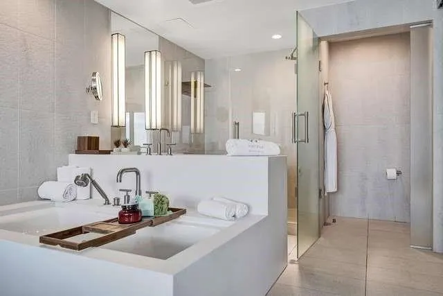 3101 Bayshore, #1806