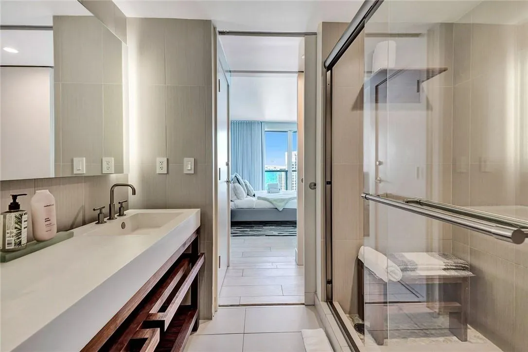 3101 Bayshore, #1806