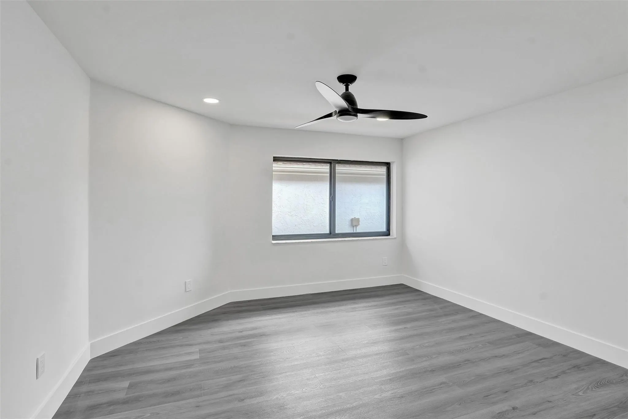 10359 Sunset Bend Dr