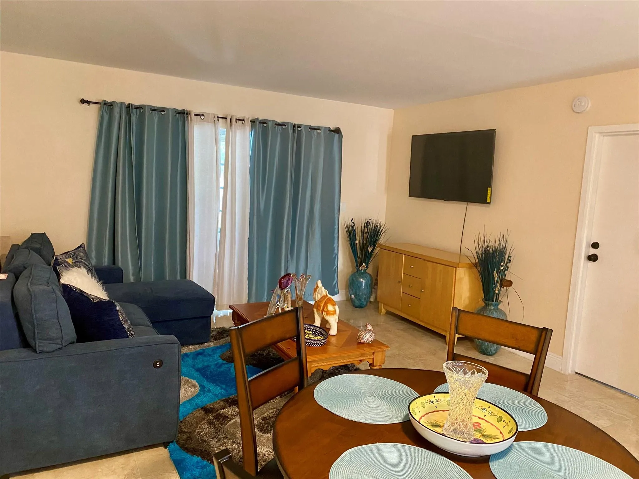 1005 Country Club Dr