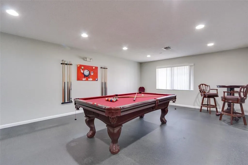1005 Country Club Dr