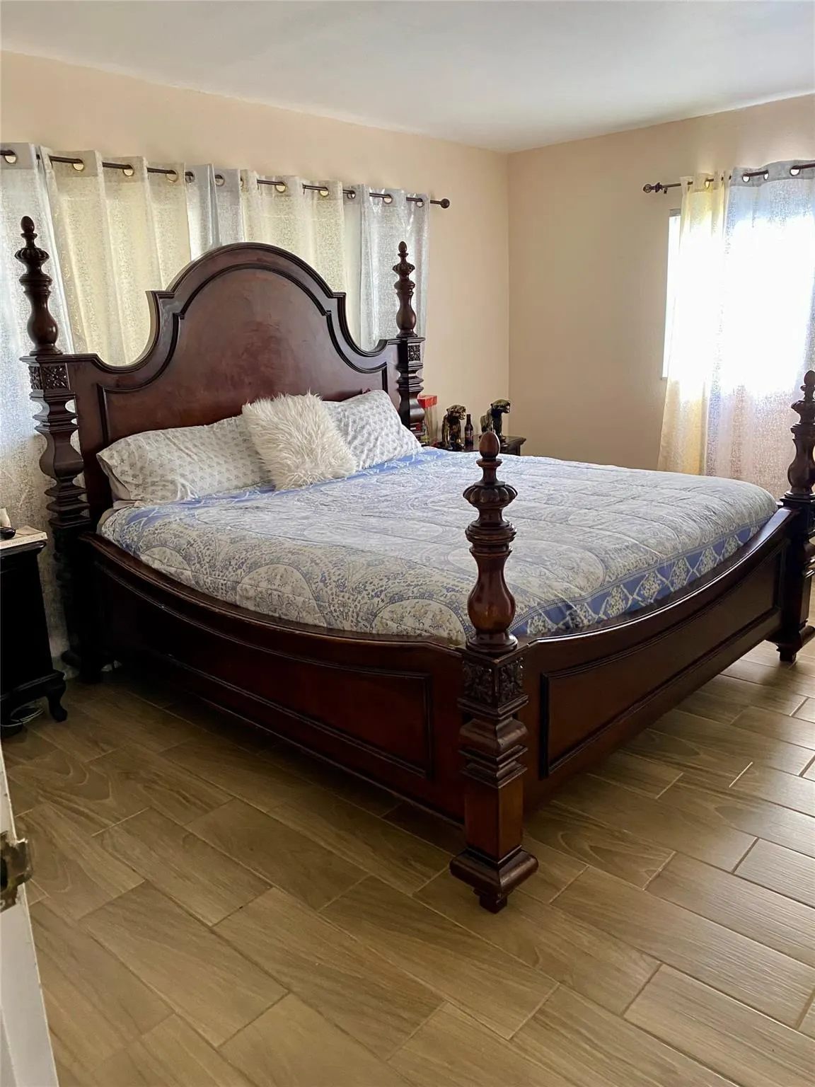 1005 Country Club Dr