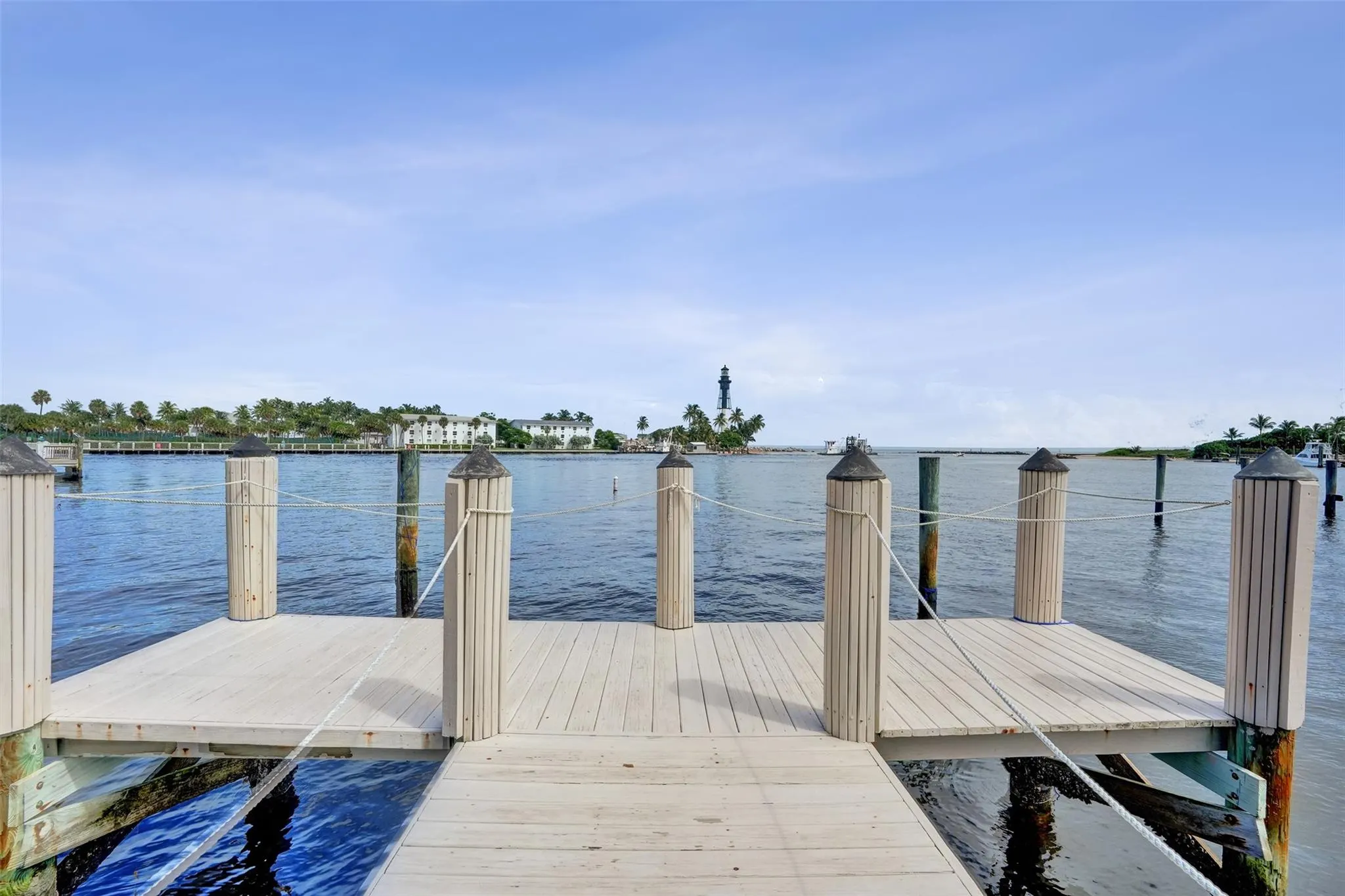 2508 Bay Dr, #303
