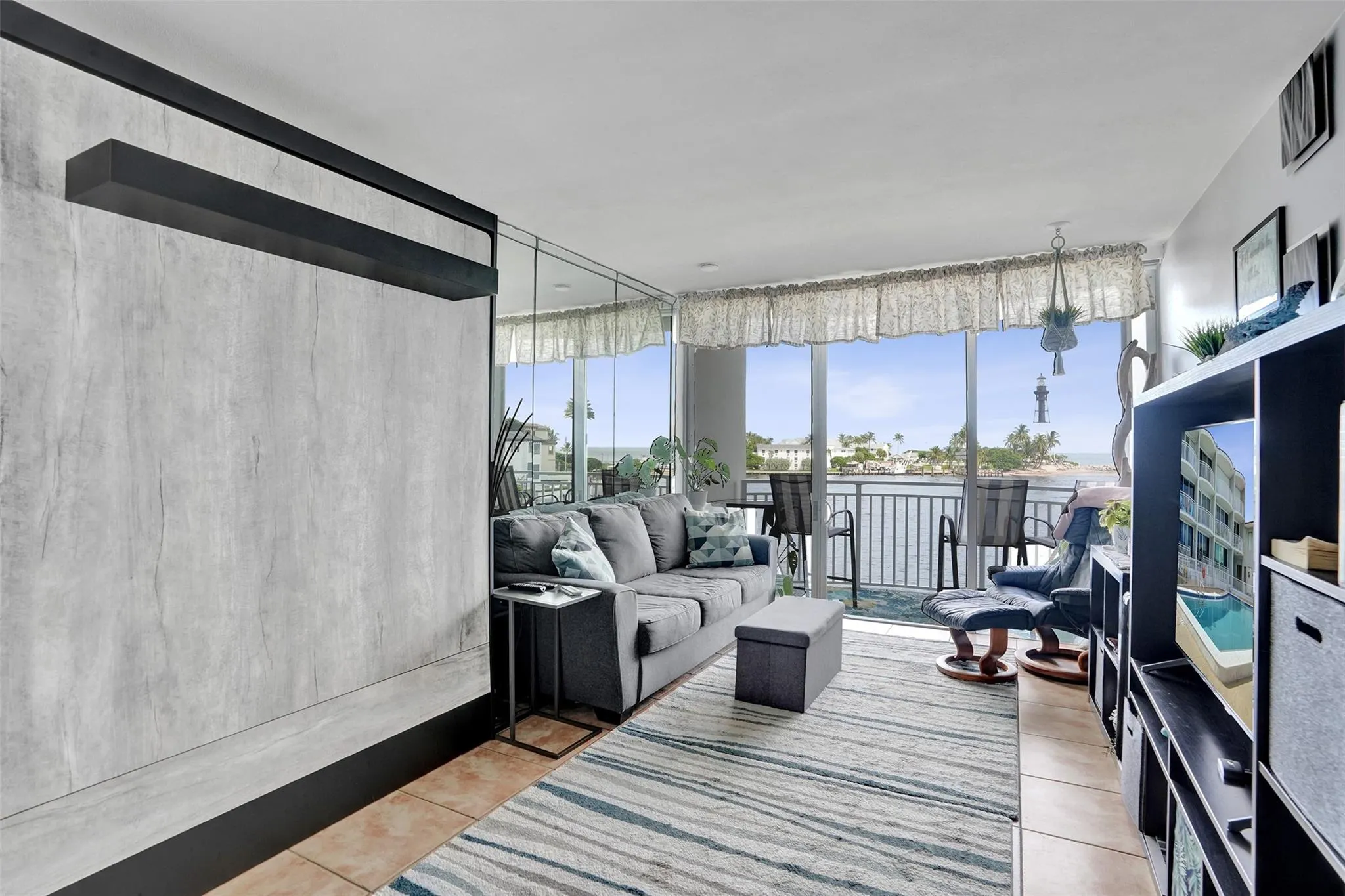 2508 Bay Dr, #303