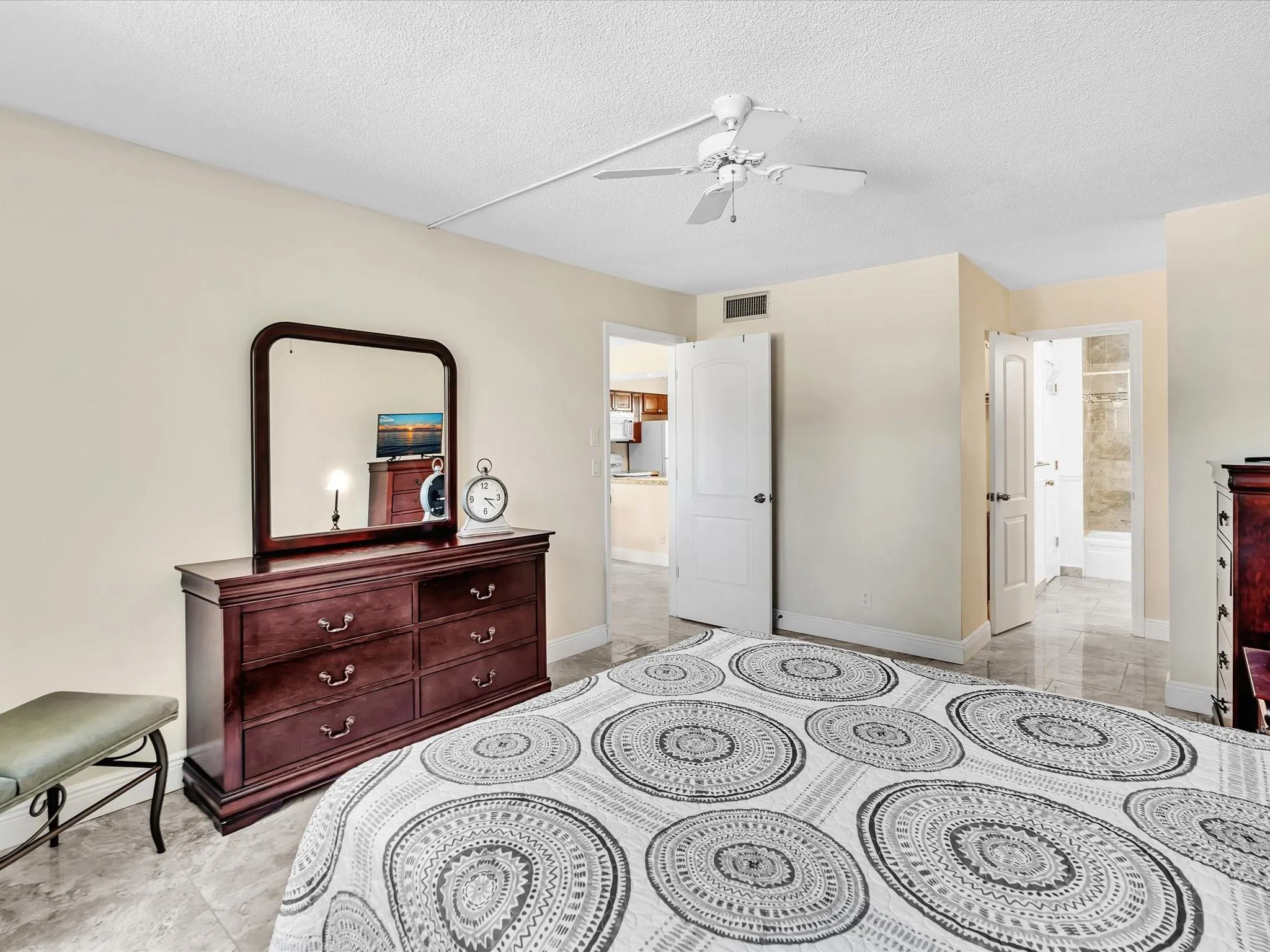 2801 NW 47th Ter, #106