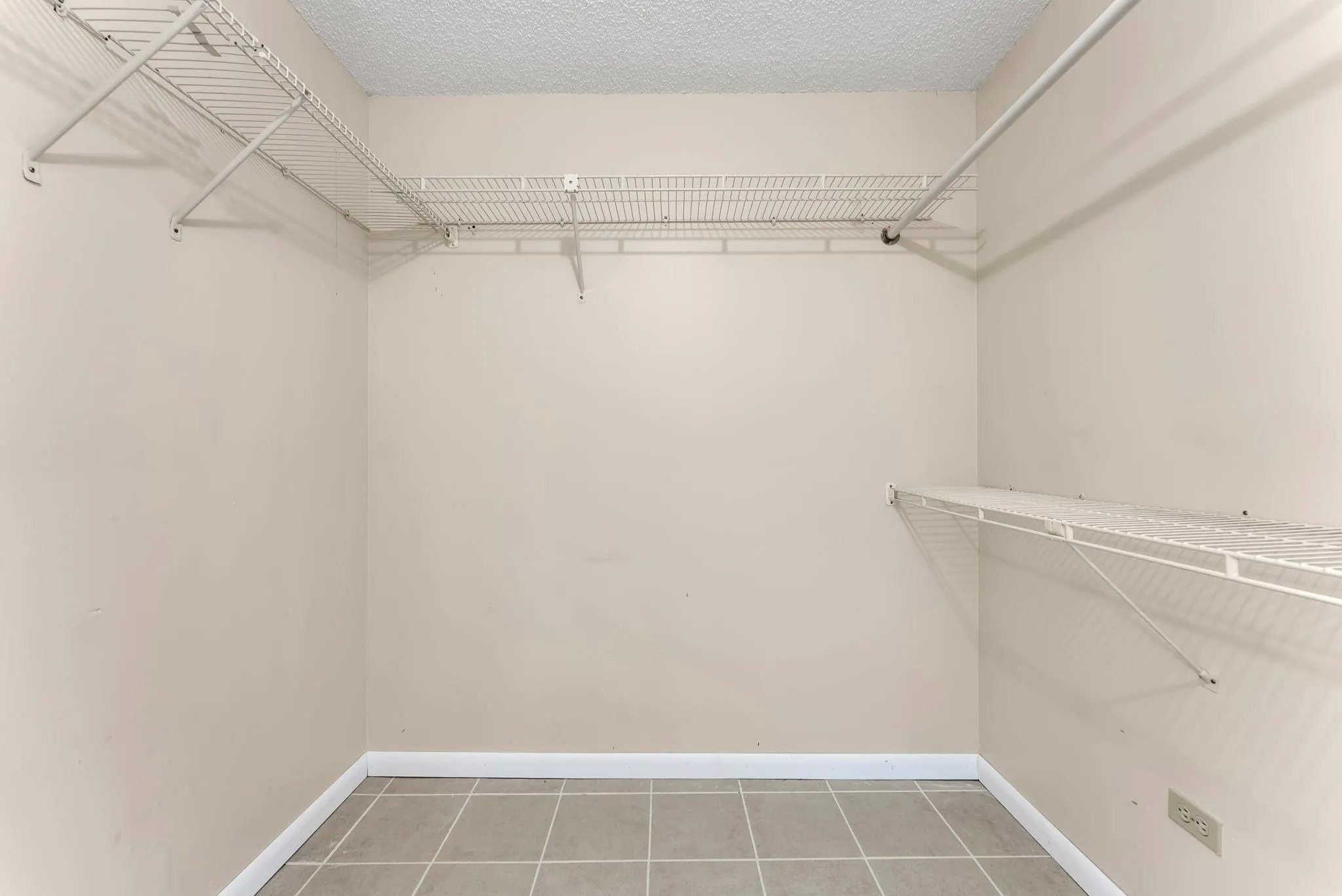 9947 N Belfort Cir, #114