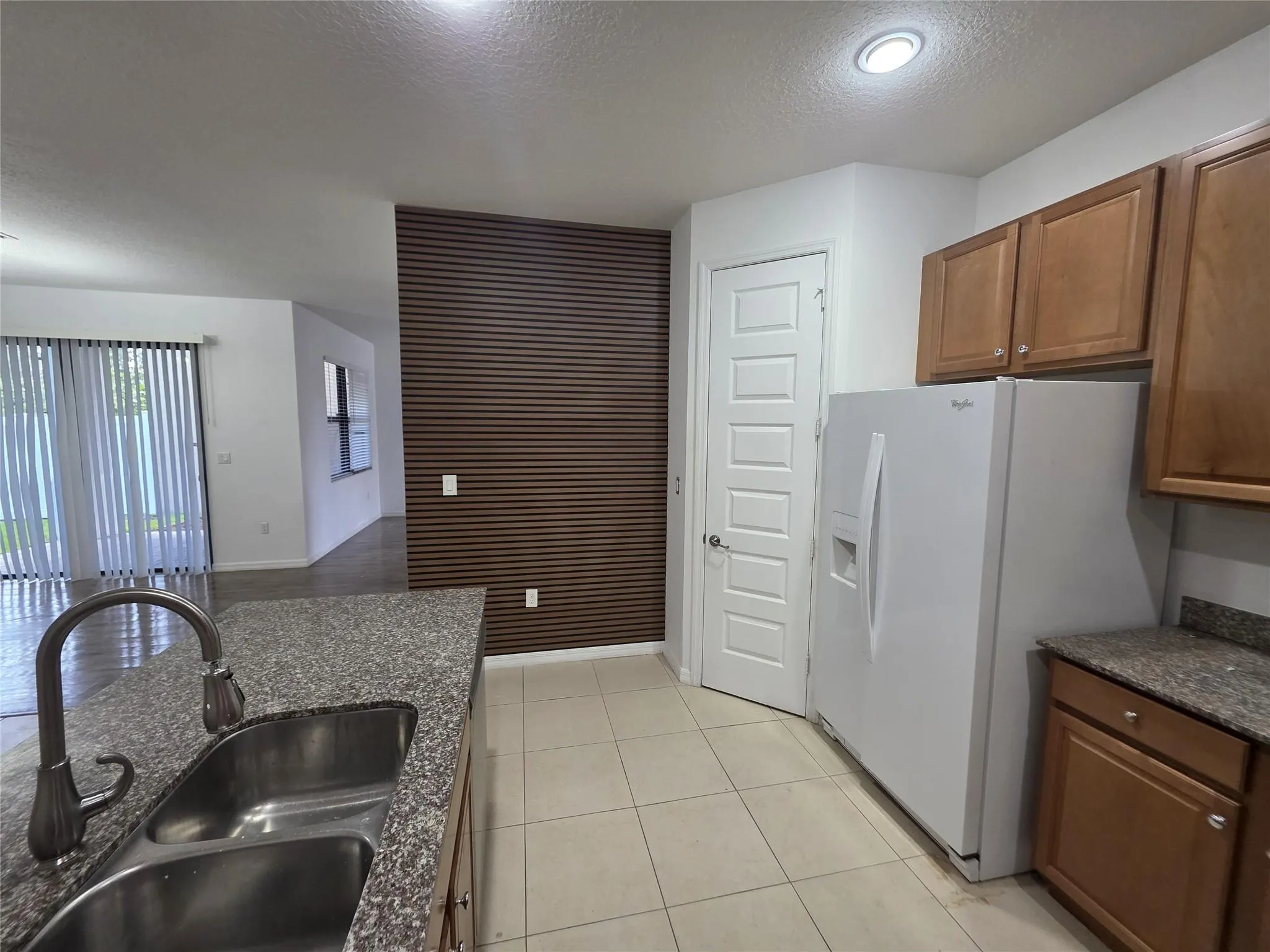 19117 NE 8th Ct