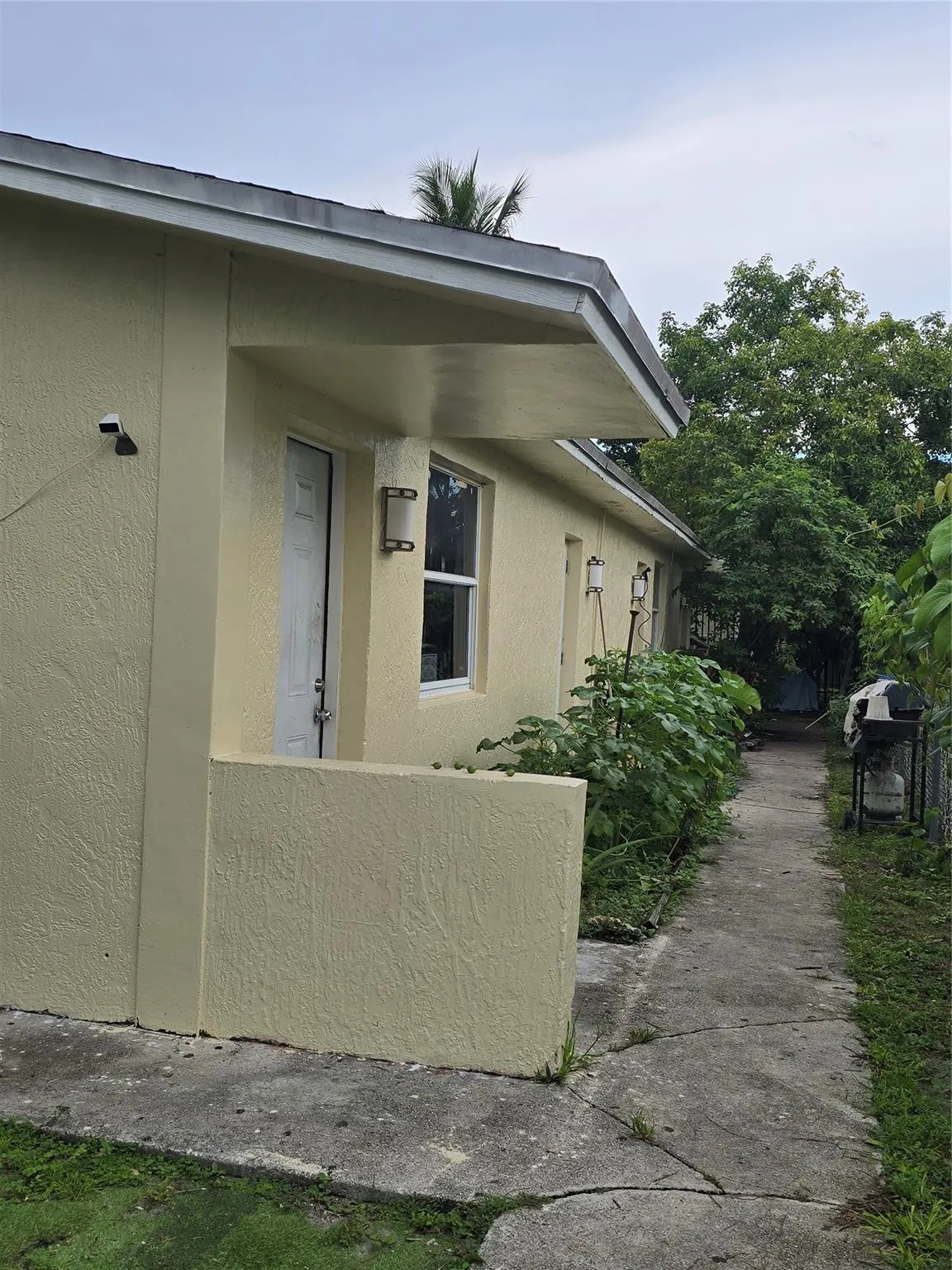 7807 NW 3rd Ave