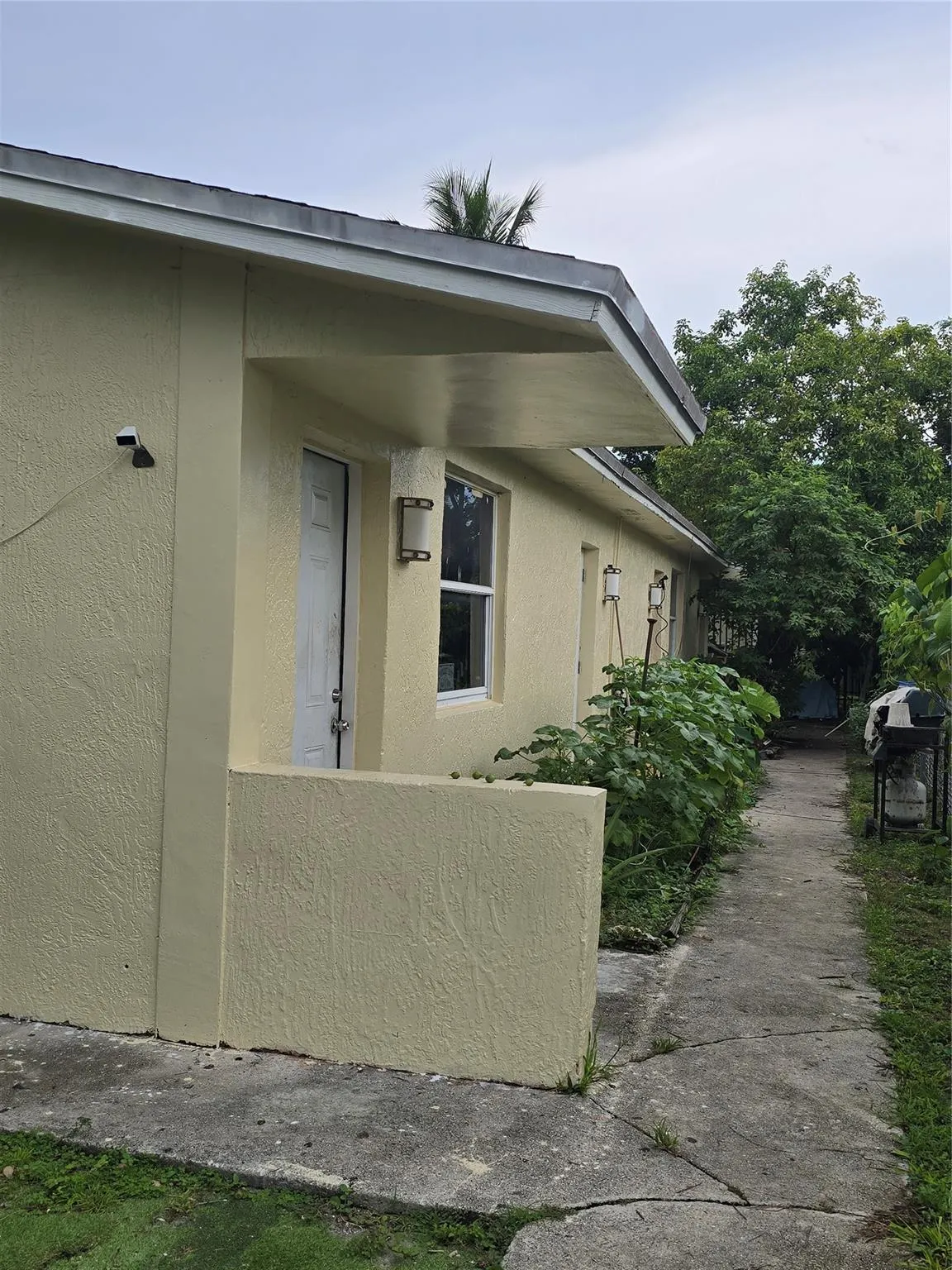 7807 NW 3rd Ave