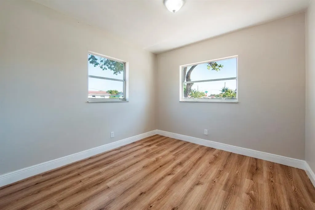 1031 SW 6th Way