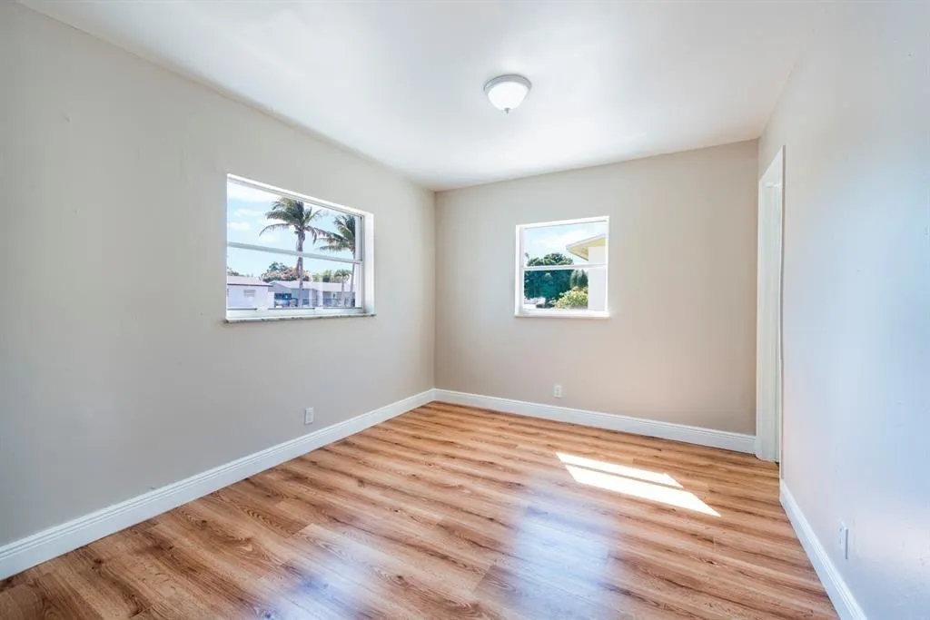 1031 SW 6th Way