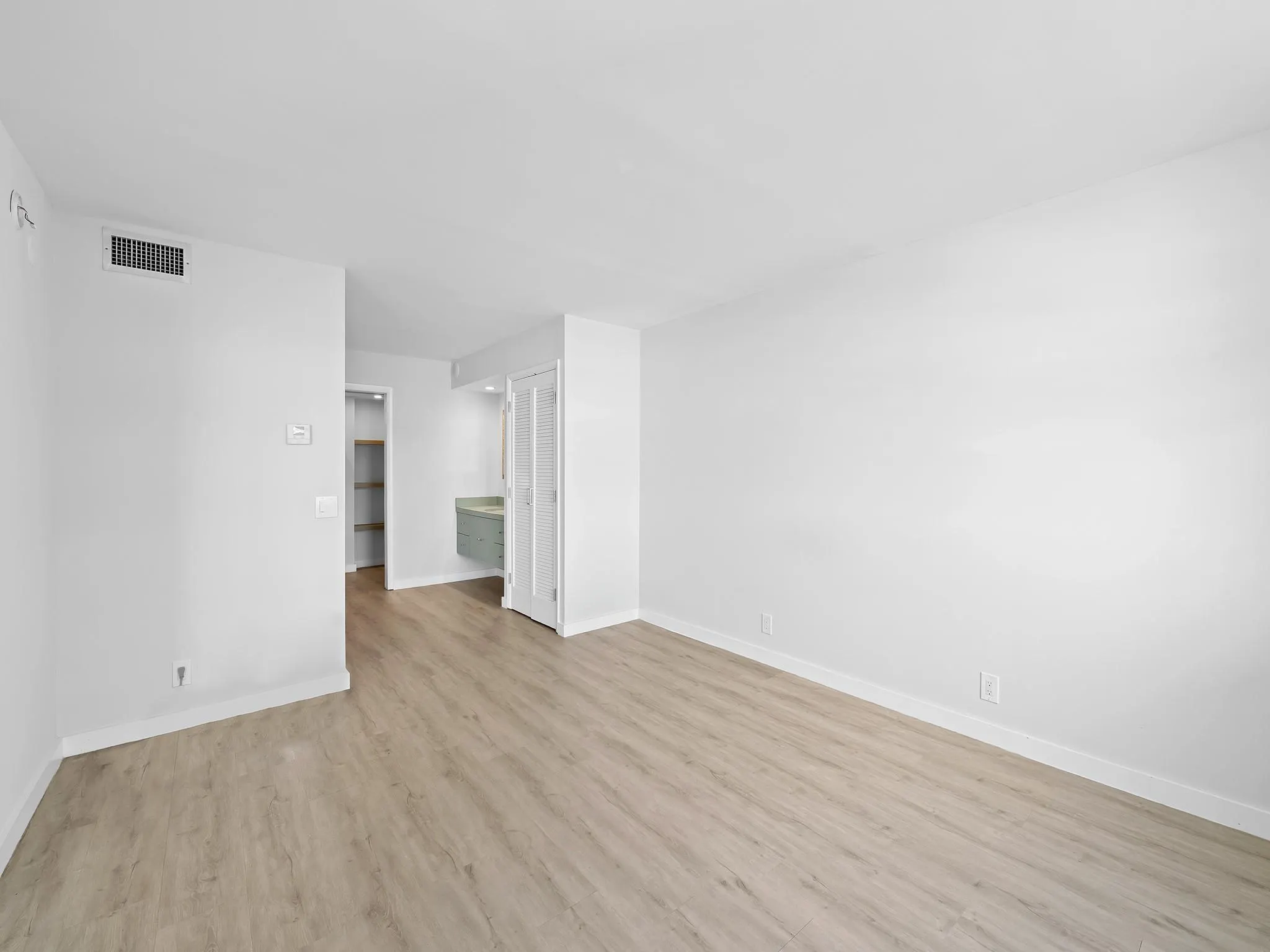 5 Island Ave, #12B