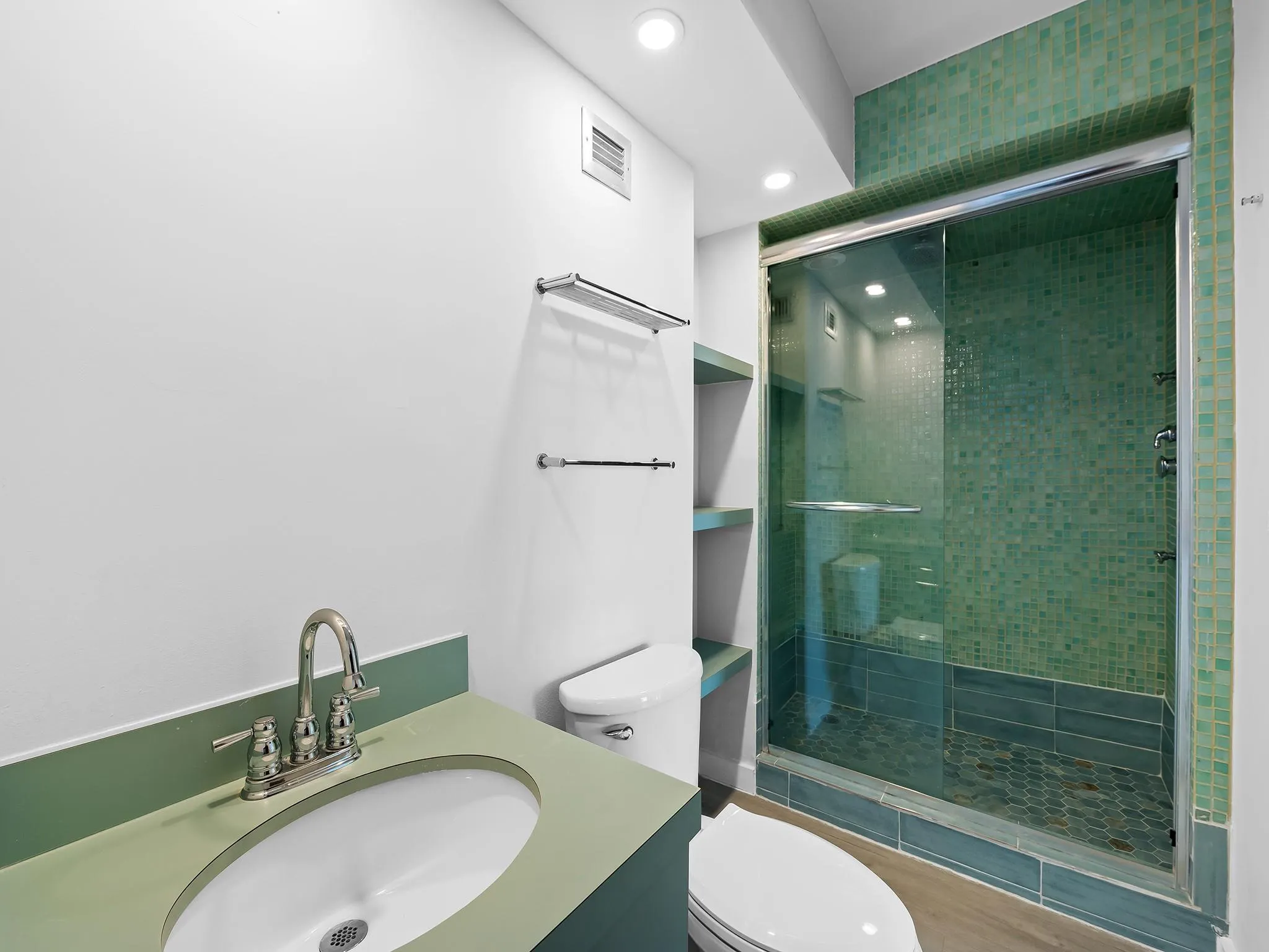 5 Island Ave, #12B