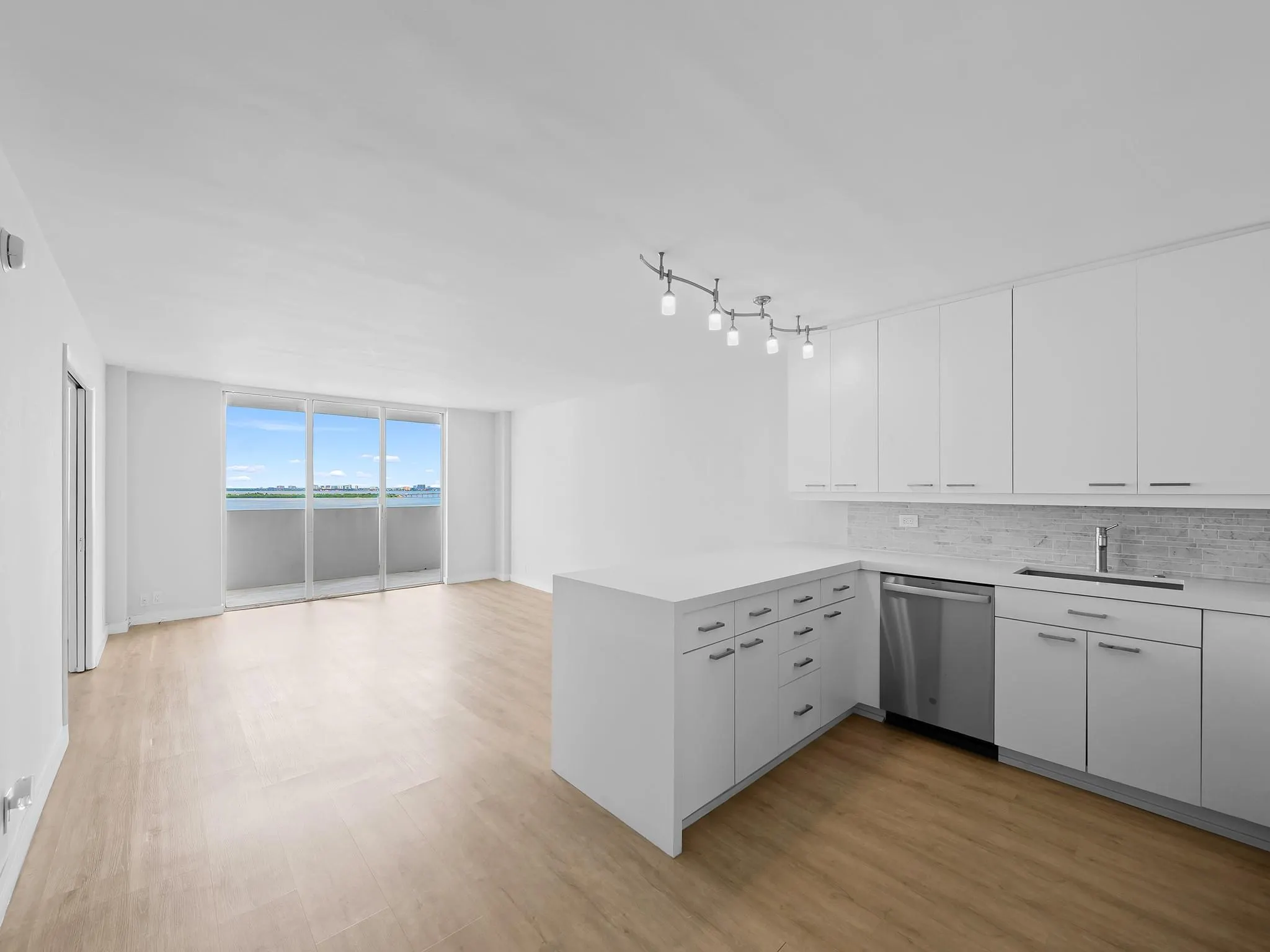 5 Island Ave, #12B