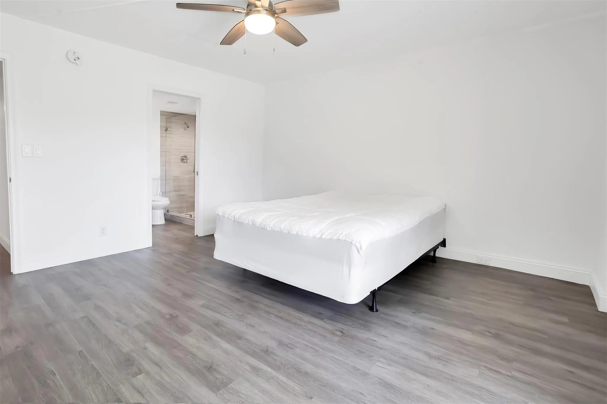 2805 Victoria Way, #F 2