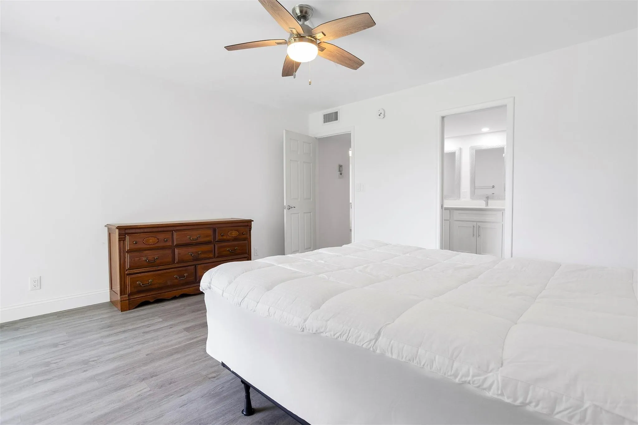 2805 Victoria Way, #F 2