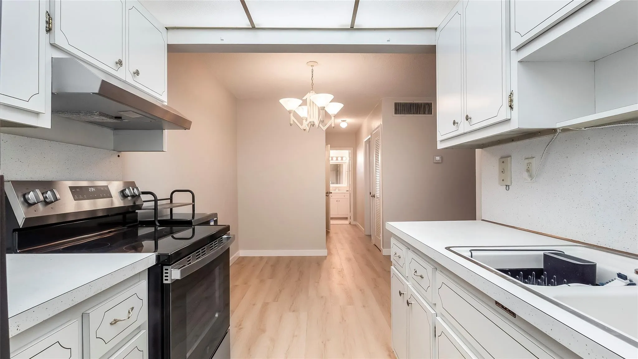 1855 Plunkett St, #304