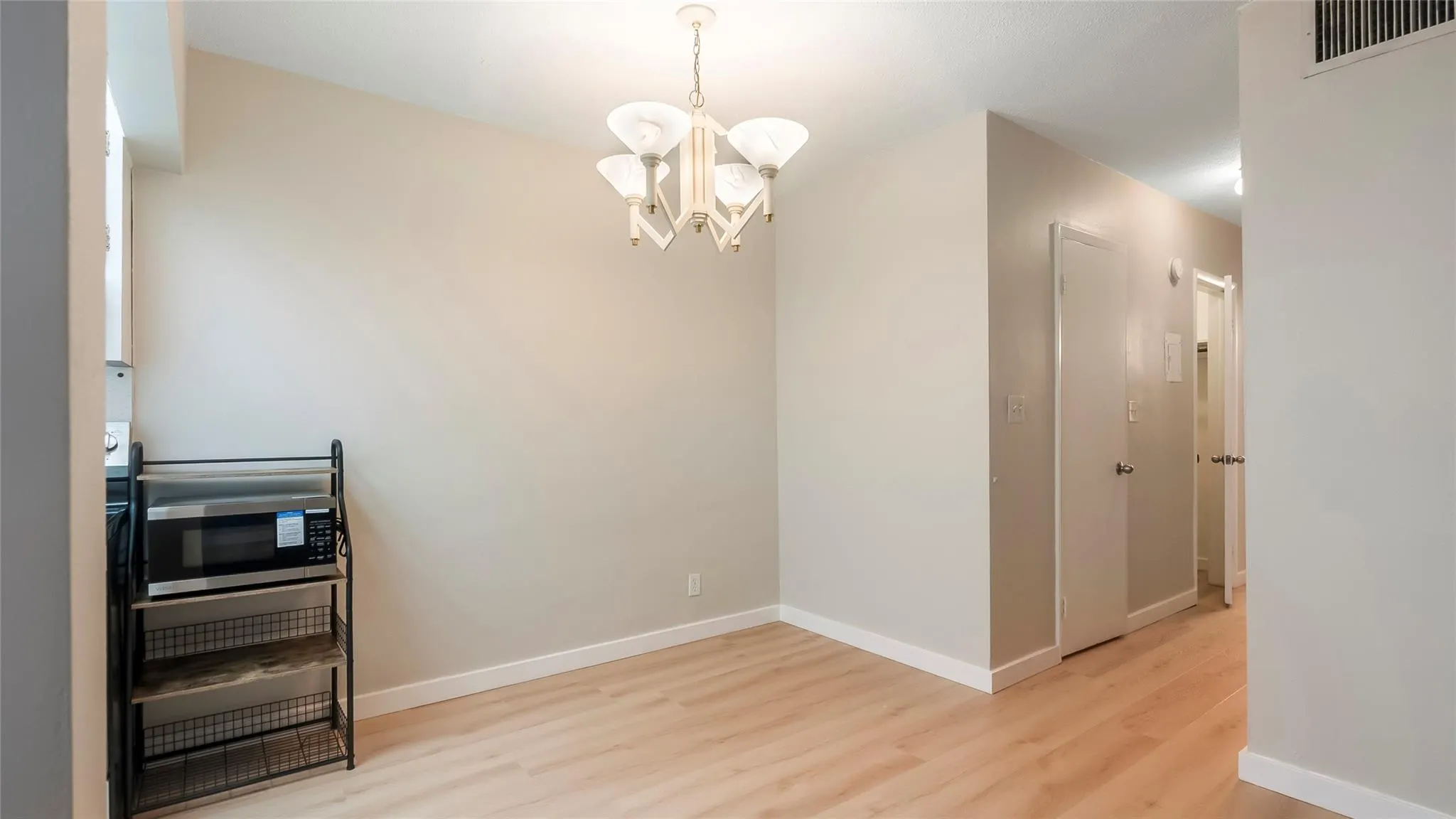 1855 Plunkett St, #304