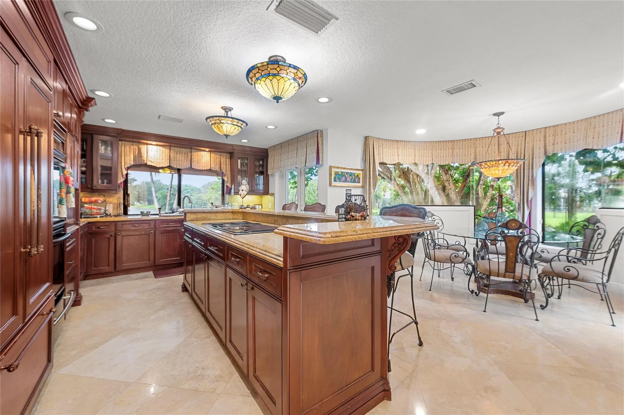 10111 Vestal Ct