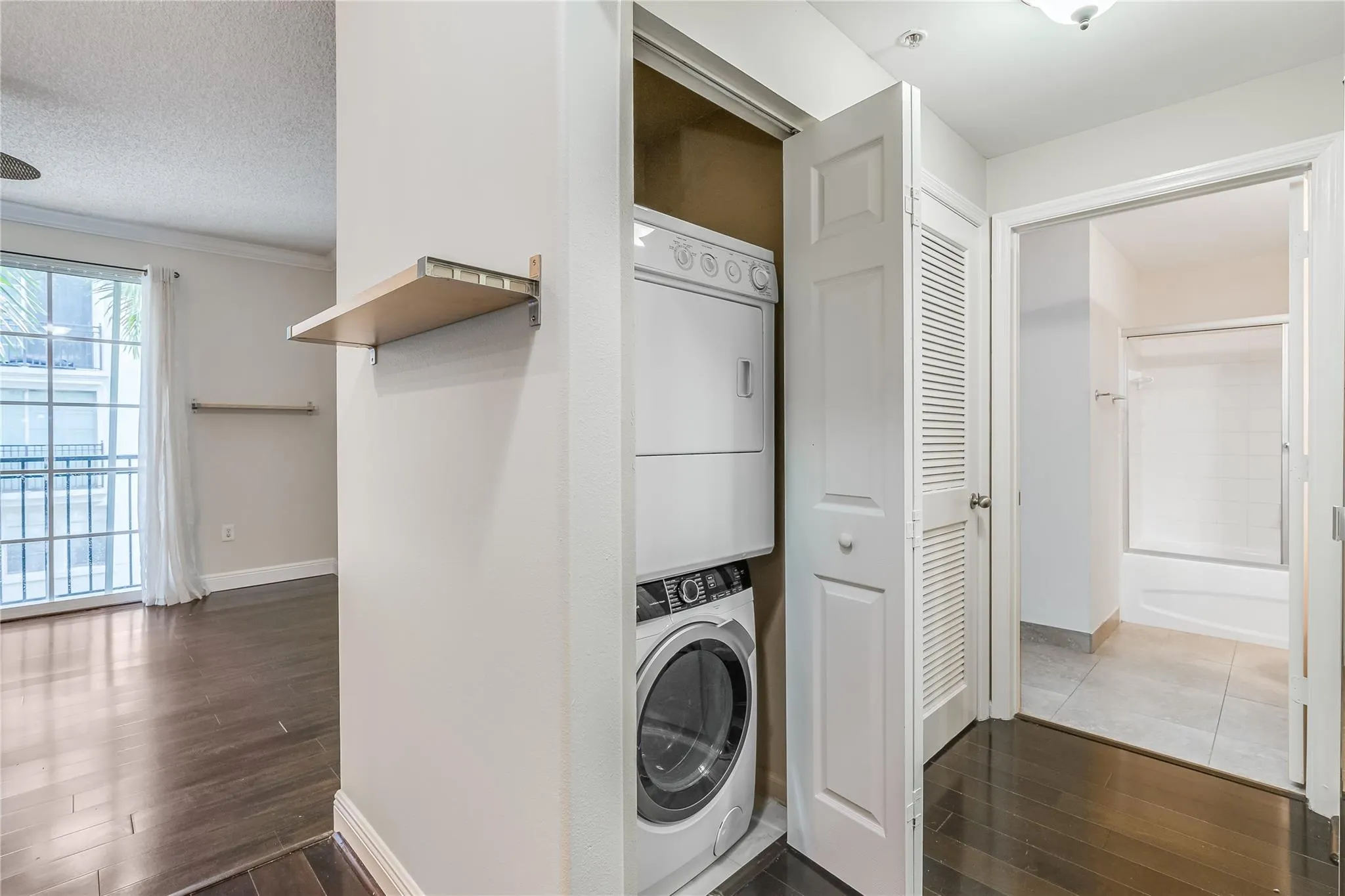 533 NE 3rd Ave, #319