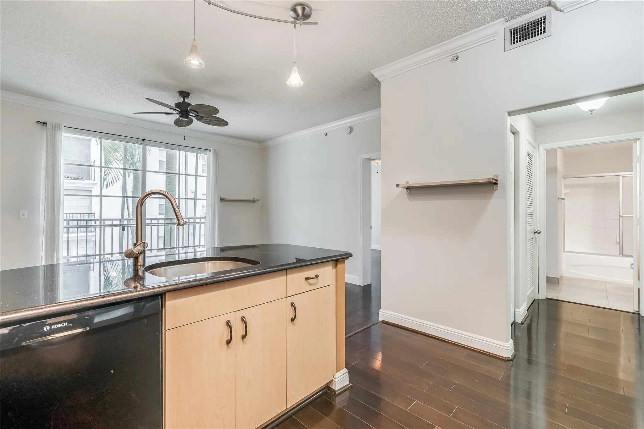 533 NE 3rd Ave, #319