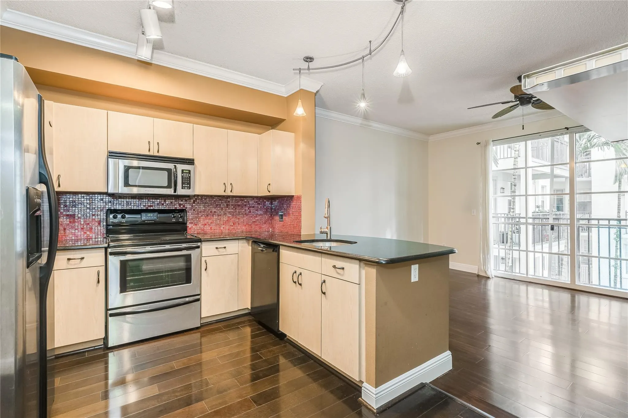 533 NE 3rd Ave, #319