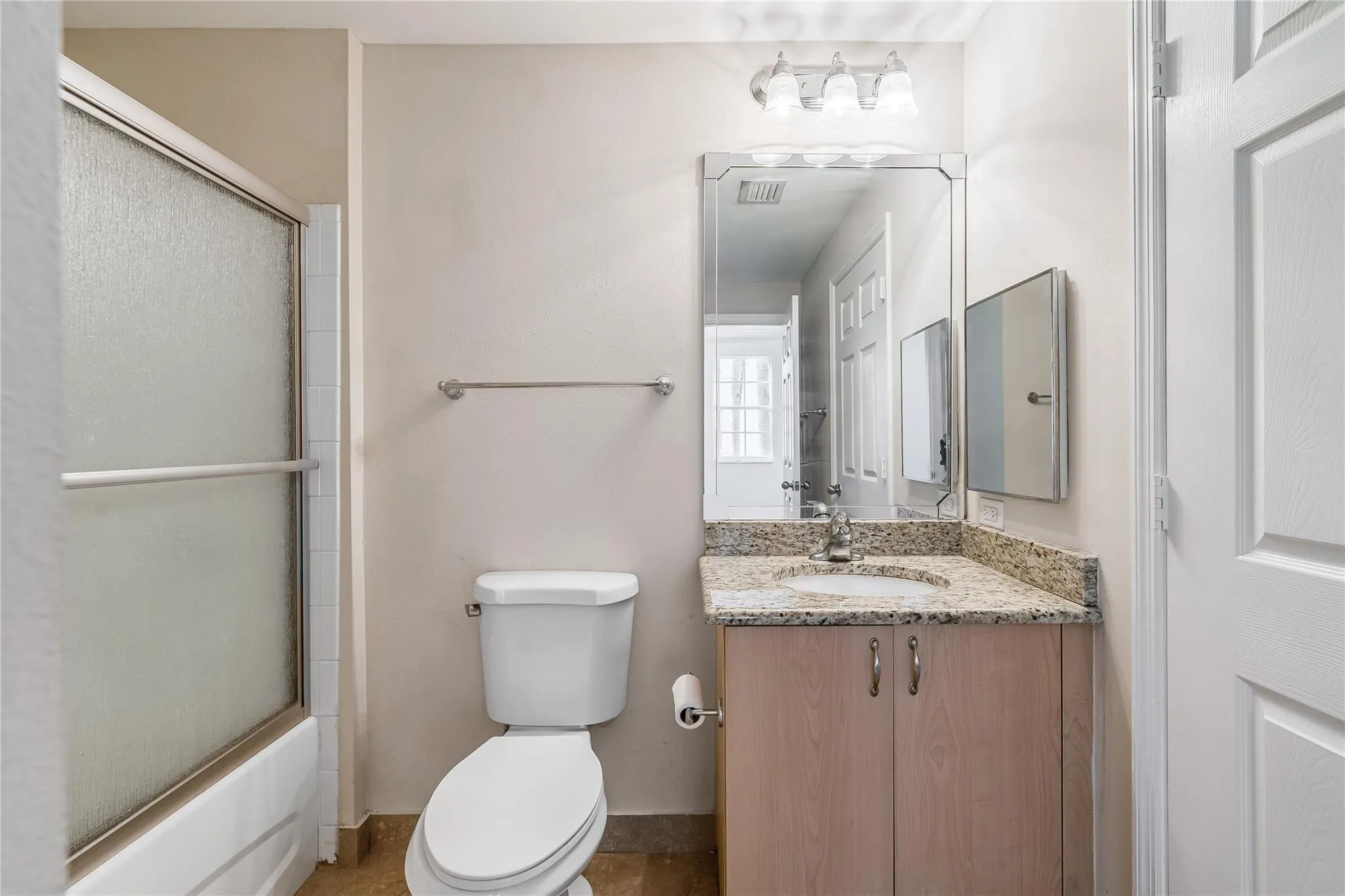 533 NE 3rd Ave, #319