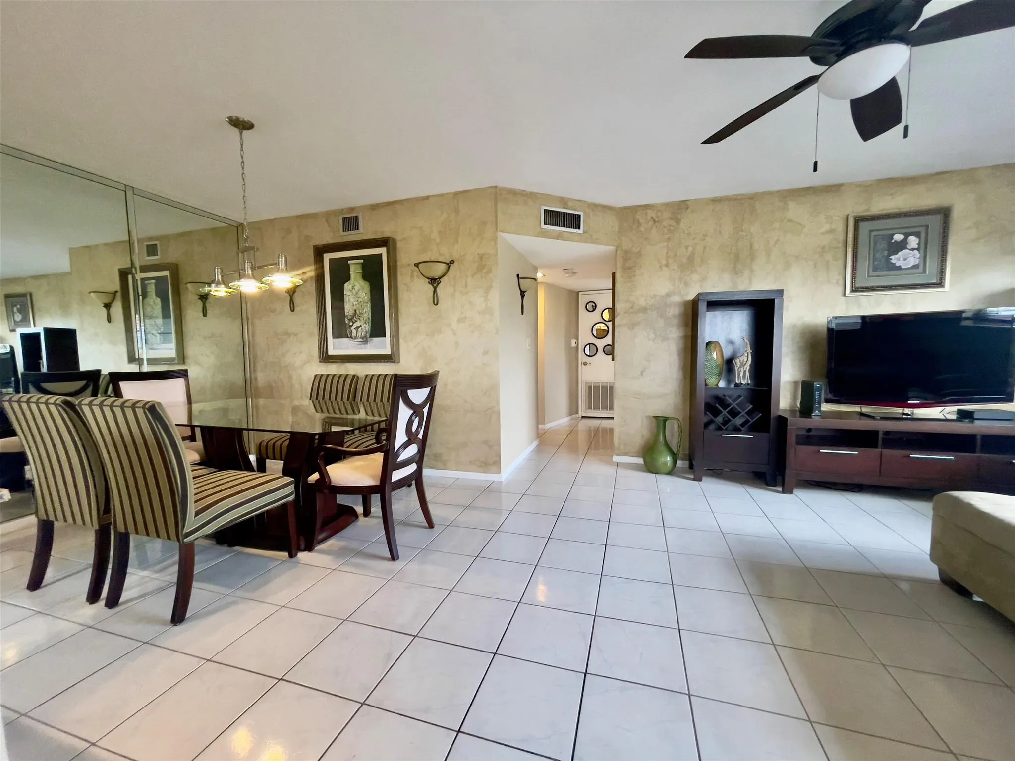 651 E Pine Dr, #310