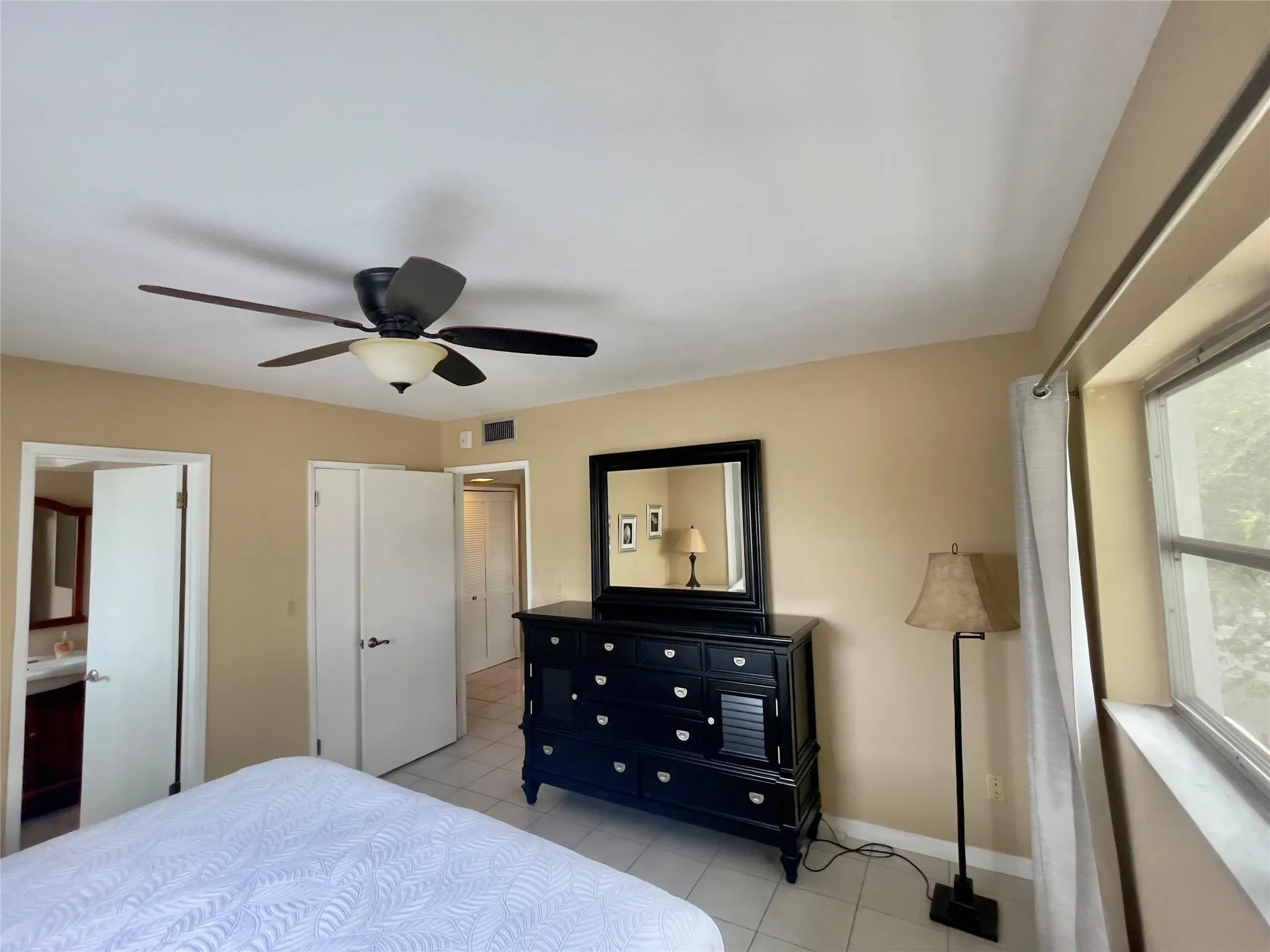 651 E Pine Dr, #310