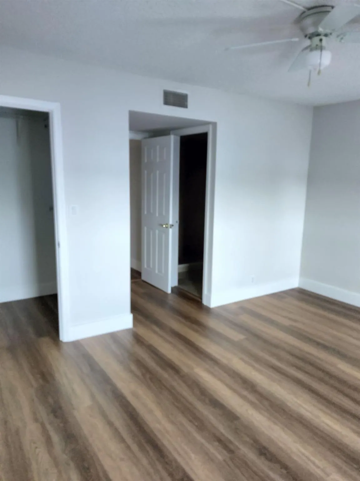 1100 Crystal Lake Dr, #115