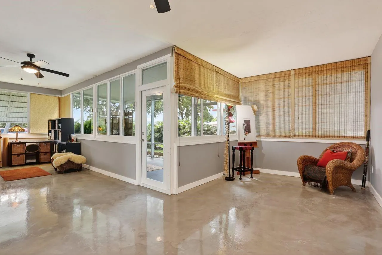 6800 NW 75th St