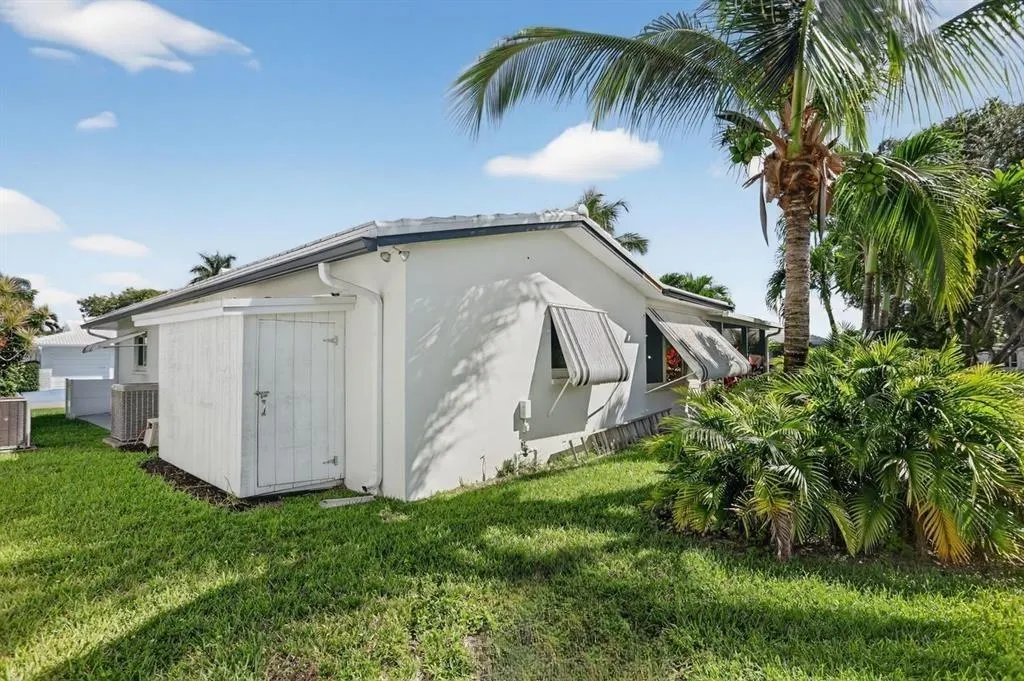 6800 NW 75th St