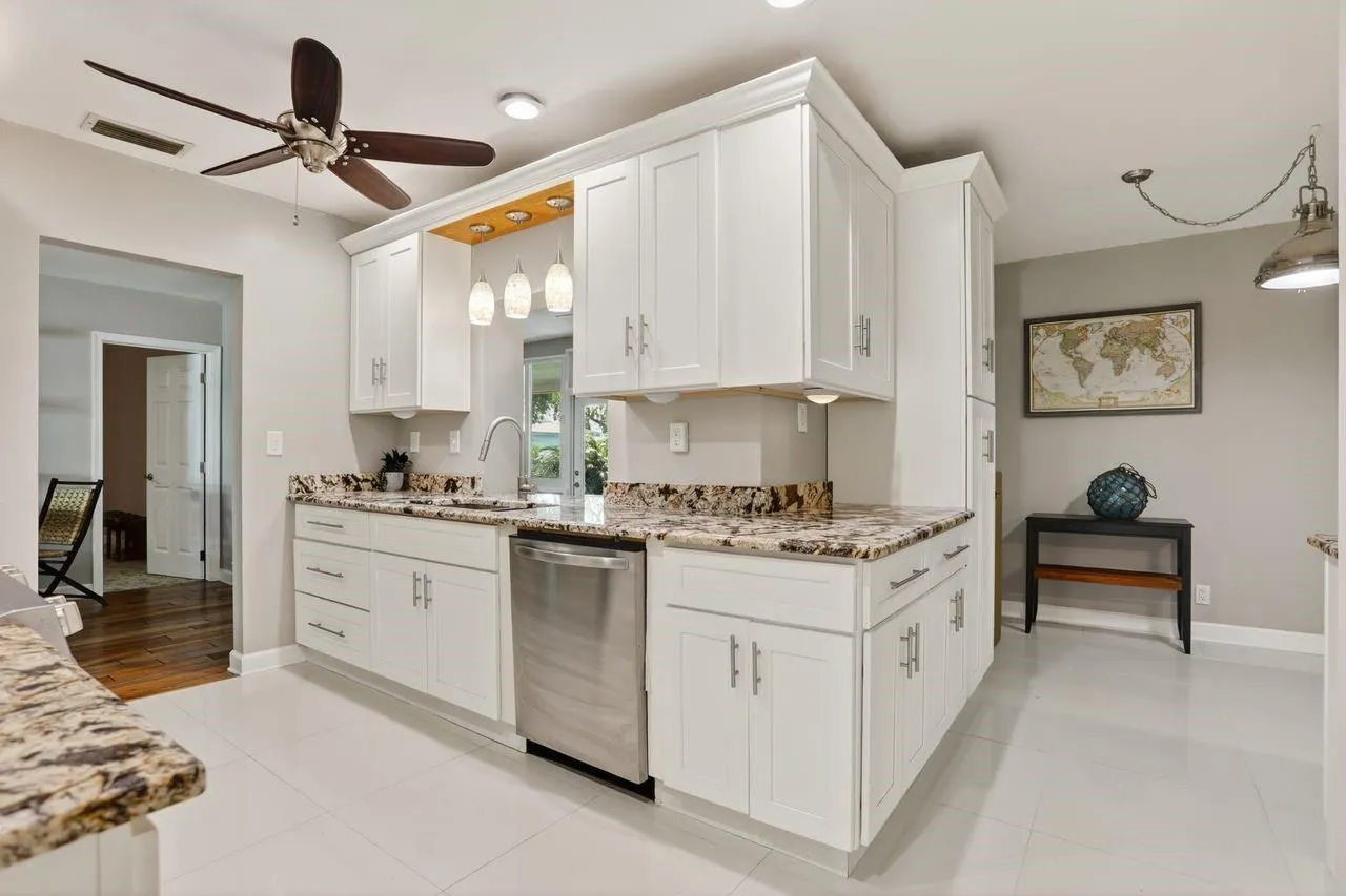6800 NW 75th St