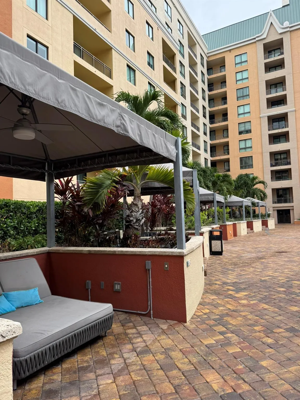 110 N Federal Hwy, #1002