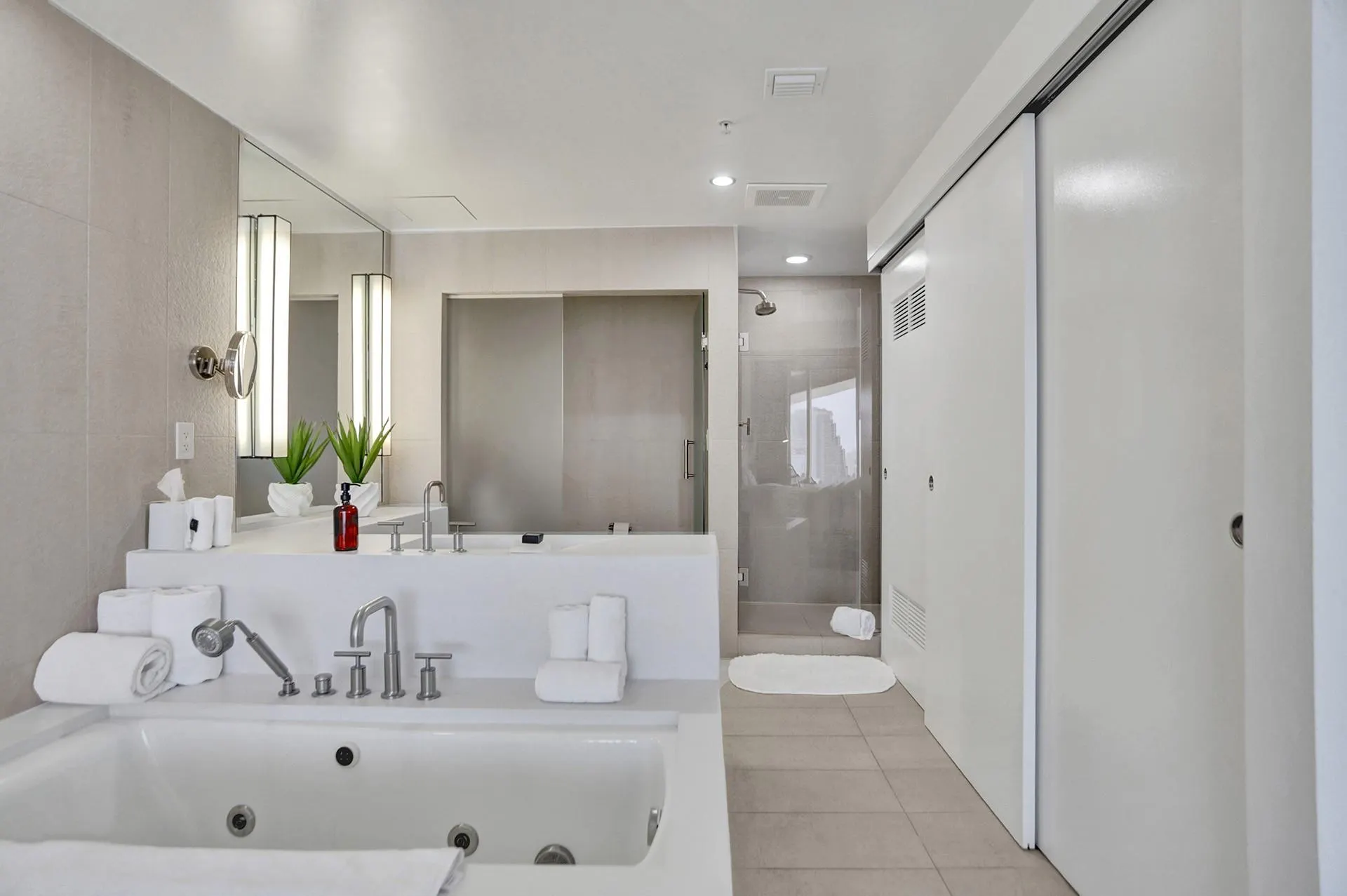 3101 Bayshore Drive, #1807